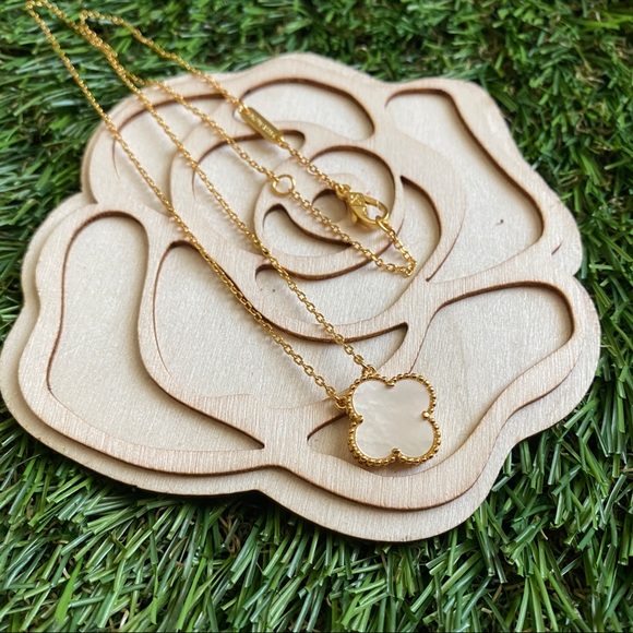 Four leaf Clover Necklace in Gold Finish 100% Sterling Silver - Picture 6 of 12